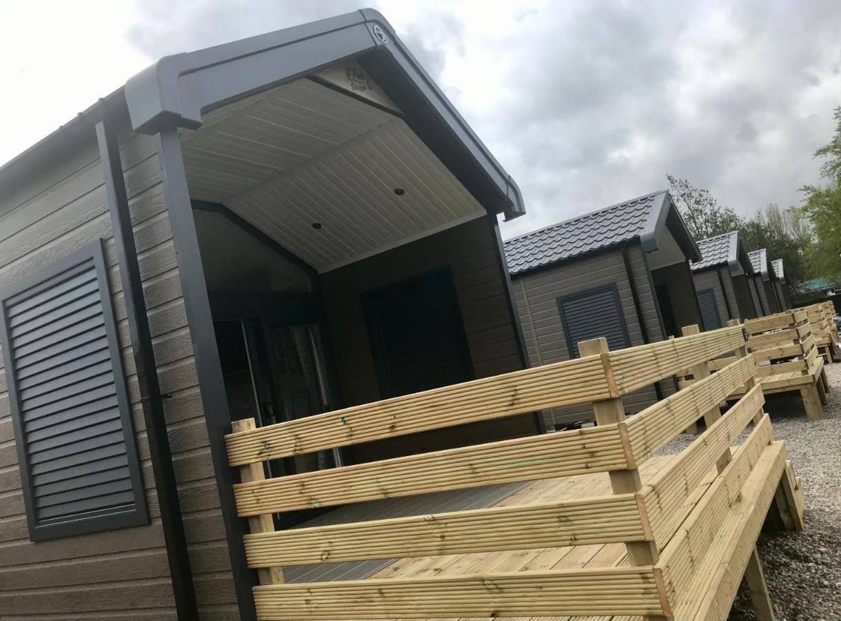 Caledonian Lodges 2 Inverness Exterior photo